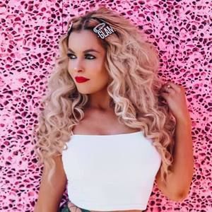 Meet your Posher, Janet